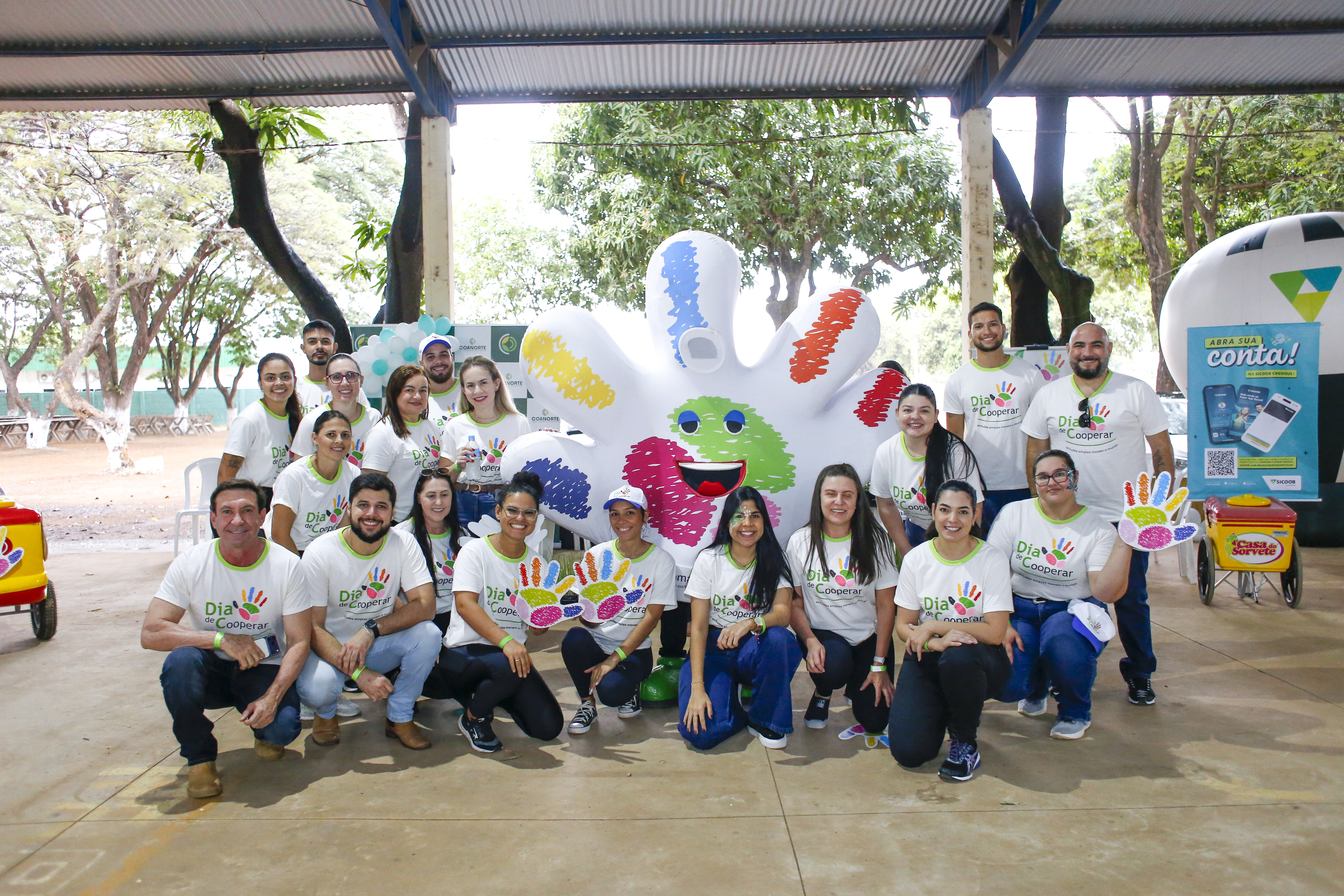 Coanorte realiza entrega de mudas e picolés durante o Dia C