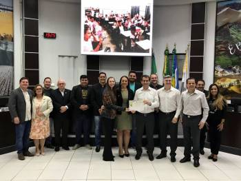 Sicredi recebe Moção de Aplauso
